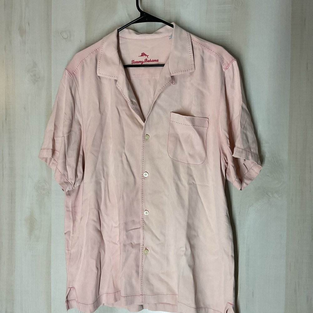 Tommy Bahama pink short sleeve button front camp shirt 100%silk size large